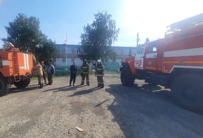 В преддверии нового учебного года на объектах образования проходят пожарно-тактические занятия 