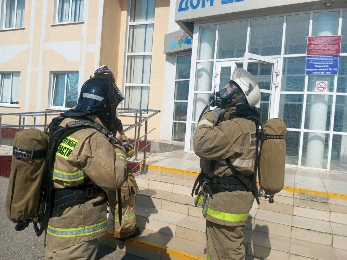 На территории Приволжского района прошло пожарно-тактическое учение по ликвидации условно пожара