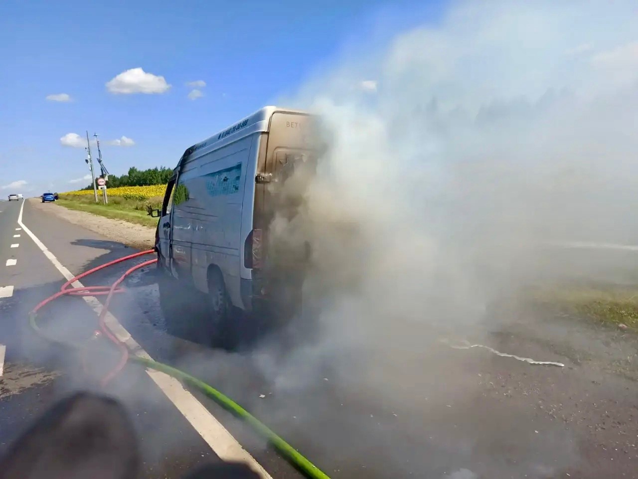 Сегодня в Похвистневском районе произошло возгорание автомобиля в движении 