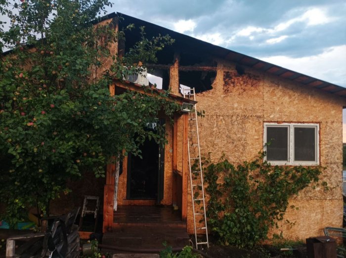 В садовом некоммерческом товариществе Водино Красноярского района произошло возгорание двух дачных строений