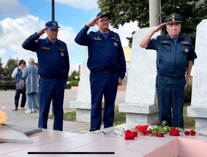 Специалисты 41 пожарно-спасательного отряда приняли участие в патриотическом митинге «Будем помнить»   