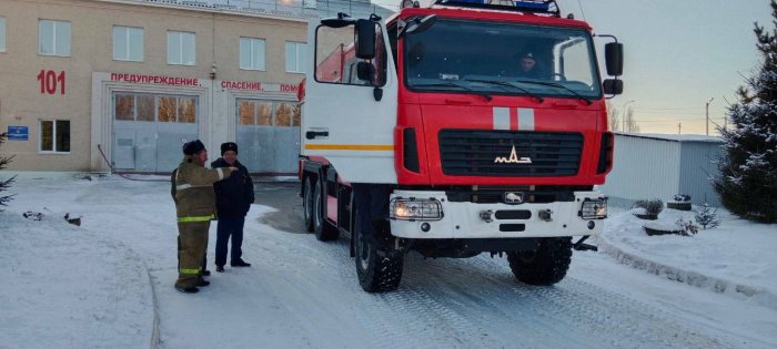 В преддверии Нового года пестравские и красноярские огнеборцы получили новую технику