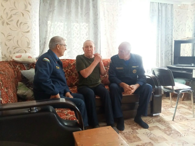 Ветераны поздравили ветерана 