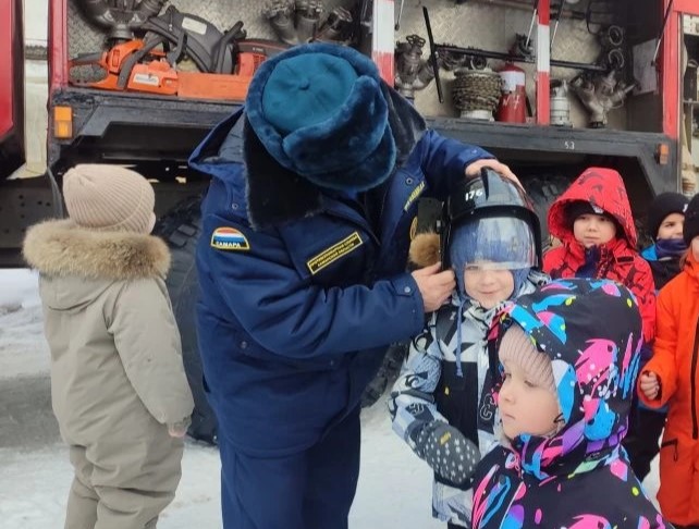 В детском саду «Сказка» Сергиевского района прошла познавательная встреча с пожарными