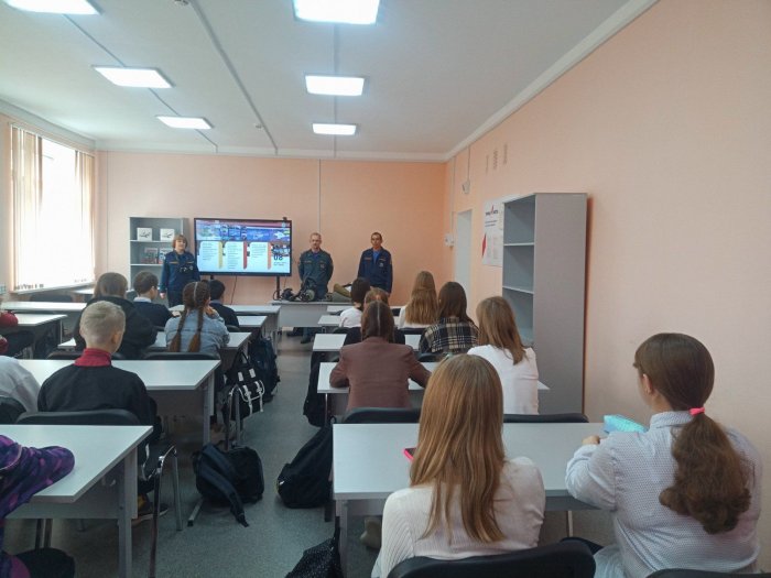 Открытые уроки, посвященные Дню спасателя РФ, прошли в челно-вершинских школах