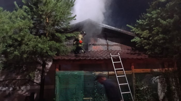 Красноярские огнеборцы ликвидировали пожар на площади 40 квадратных метров