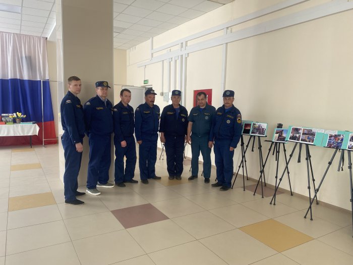 «Покорители силы огня!» - под таким названием проходит выставка фоторабот в Шигонском районе