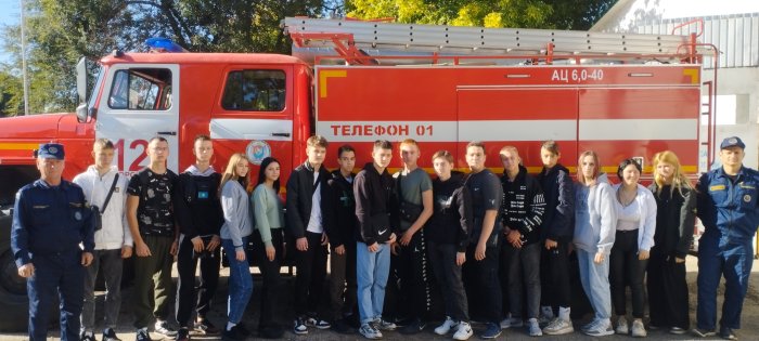              Студенты побывали в гостях у пожарных-спасателей  