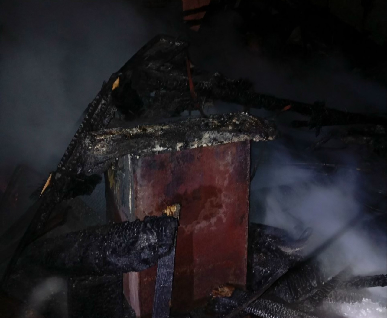 Сызранские огнеборцы несколько раз за дежурство выезжали на тушение пожаров