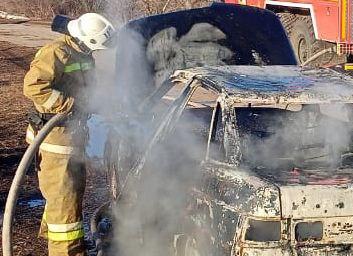 Вчера в Богатовском районе загорелся легковой автомобиль