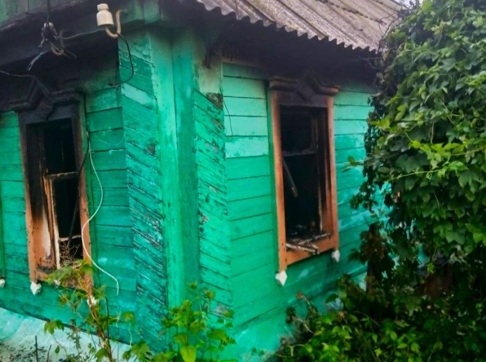 Нежилой дом горел на площади сто квадратных метров в Кинель - Черкасском районе   