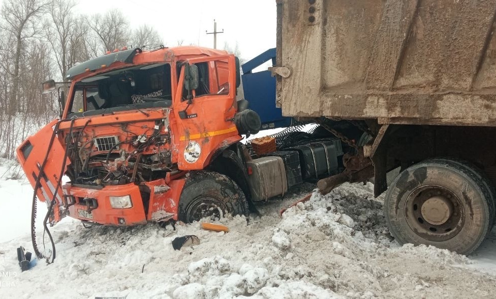 В Кинель-Черкасском районе произошла дорожная авария