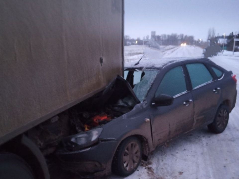 Утром в Богатовском районе произошло столкновение двух транспортных средств