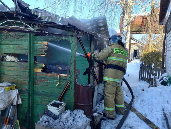 20 февраля в посёлке городского типа Елшняги городского округа Кинель горел вагончик