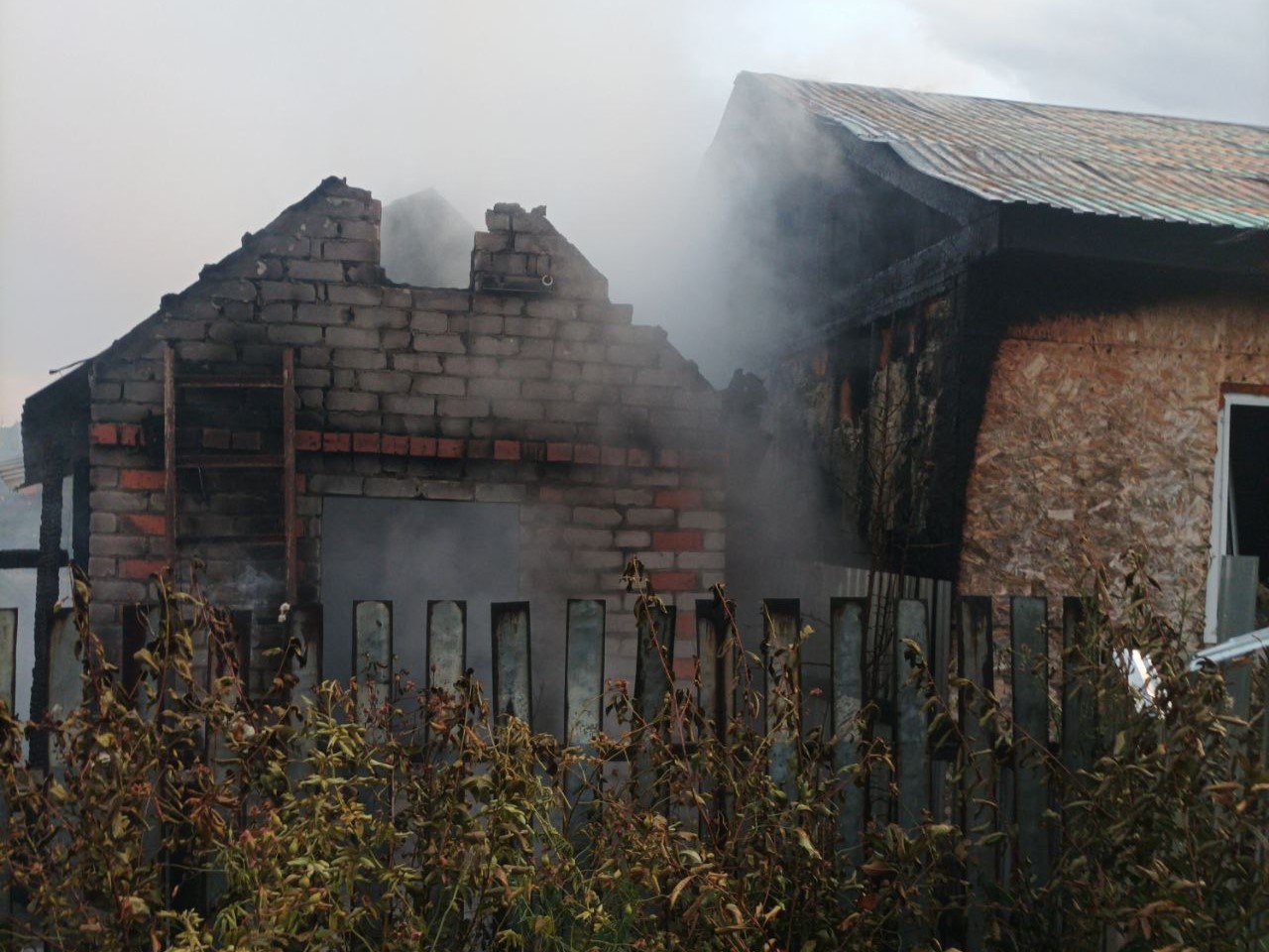 В садовом некоммерческом товариществе Водино Красноярского района произошло возгорание двух дачных строений В садовом некоммерческом товариществе Водино Красноярского района произошло возгорание двух дачных строений