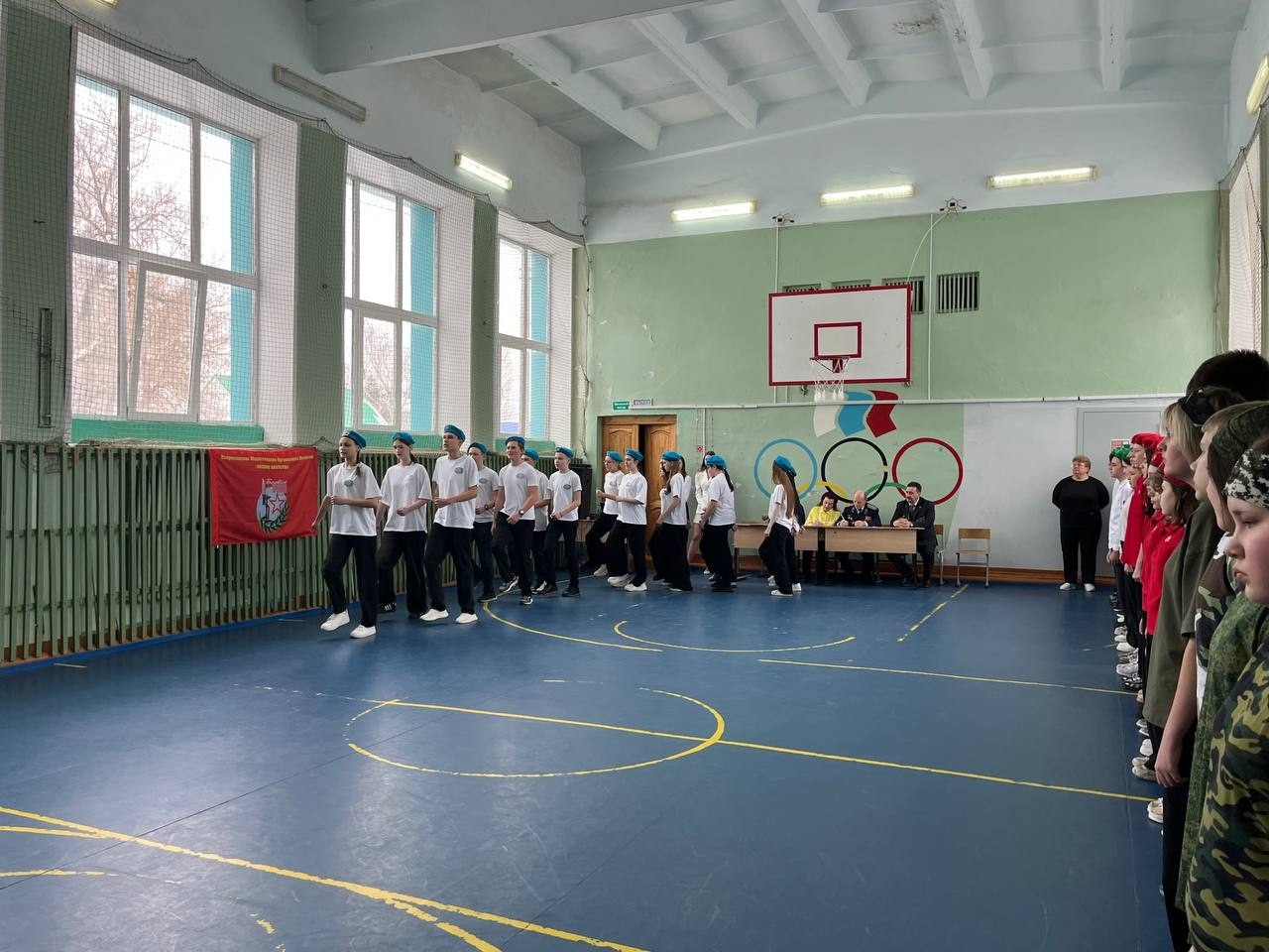 В преддверии Дня защитника Отечества в рамках урока мужества был проведен смотр строя и песни среди учащихся одной из красноармейских школ