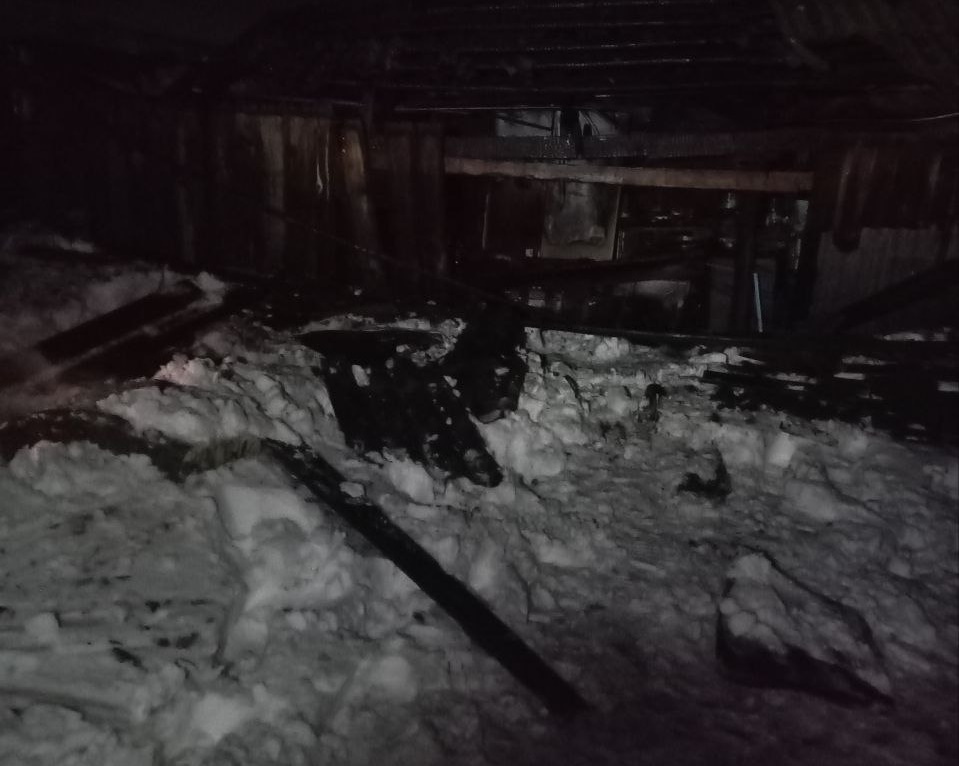 Вчера вечером в Хворостянском районе загорелся сарай