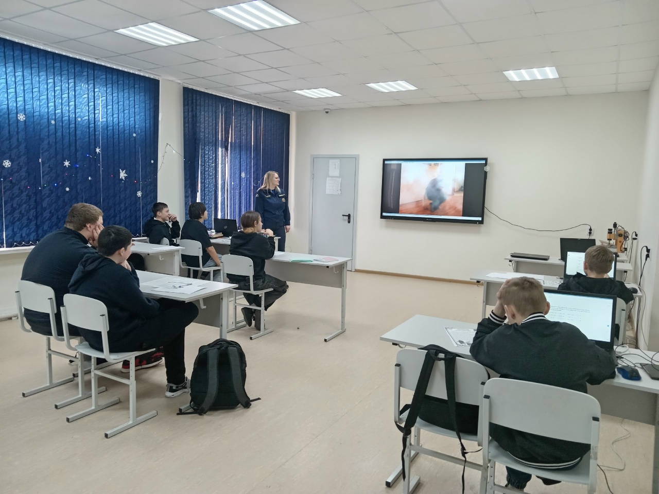 Детям о правилах безопасного поведения в зимнее время года