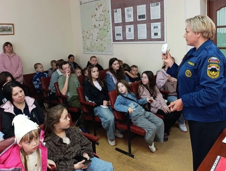 В гостях у огнеборцев побывали семьи с детьми из Челно-Вершинского района