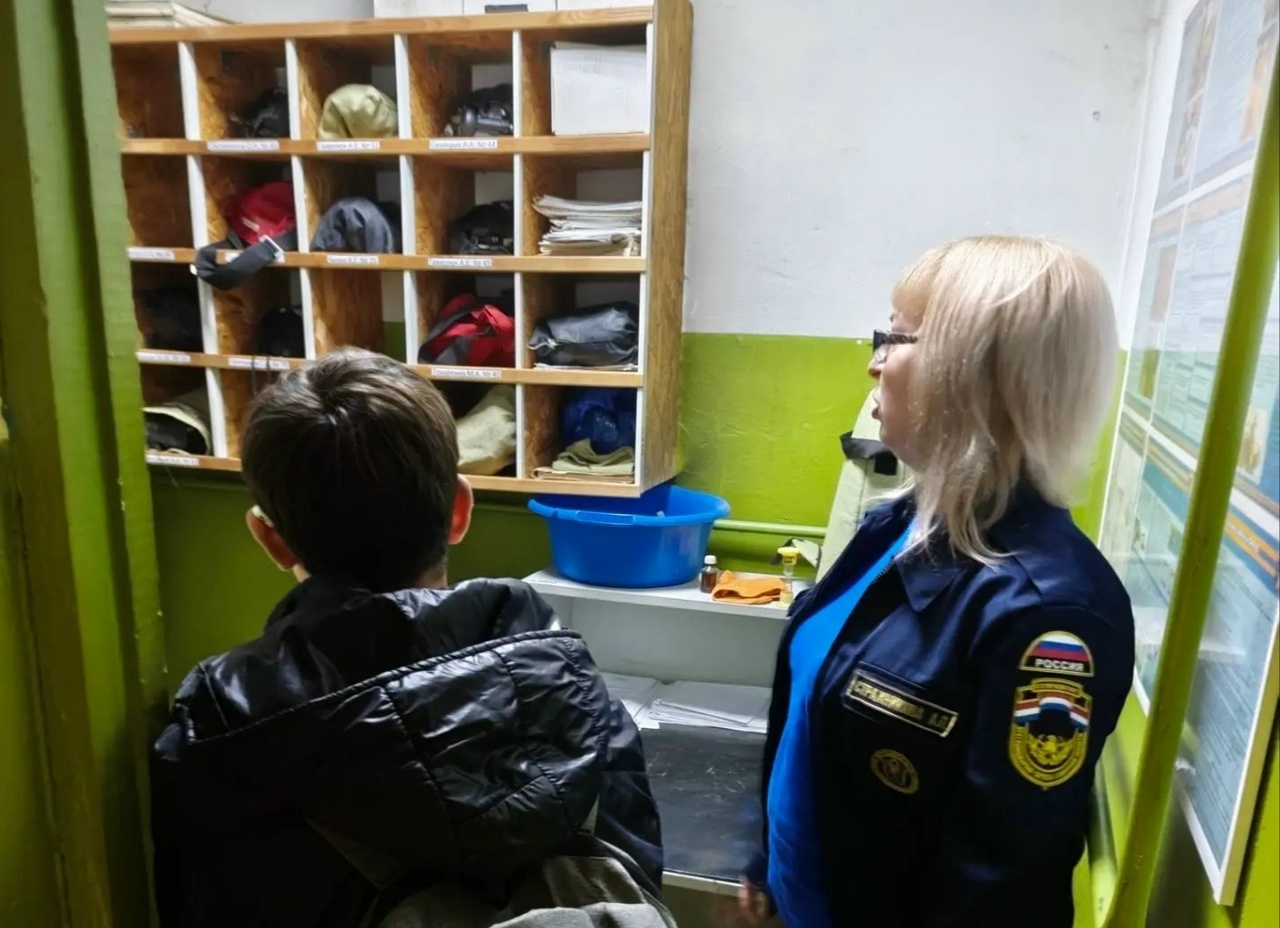 Профориентационная экскурсия в пожарно‑спасательное подразделение Кошкинского района