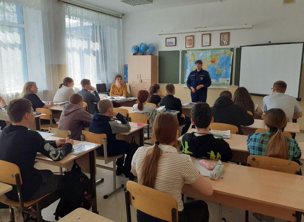 Урок мужества к 40 летию аварии на Чернобыльской АЭС прошел и в школе села Красноармейское