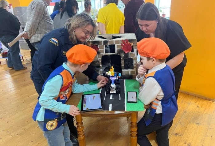 Юные жители Большечерниговского района стали участниками регионального этапа Всероссийского профориентационного технологического конкурса «Инженерные кадры России»