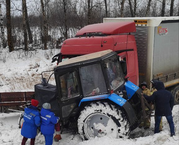 В Сергиевском районе произошла автоавария: столкновение с последующим съездом в кювет 