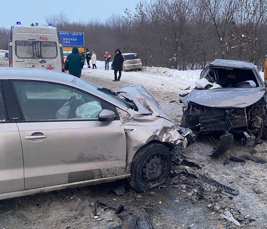 Дорожно-транспортное происшествие с участием трех автомобилей произошло вчера в Волжском районе