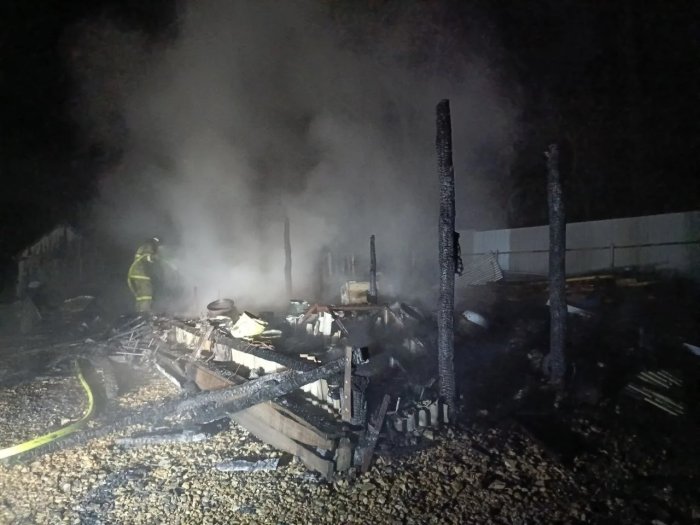 В выходные в Камышлинском районе горела баня