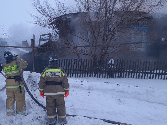В настоящее время огнеборцы пожарно-спасательной части № 116 Отряда № 48 работают на пожаре в Алексеевском районе