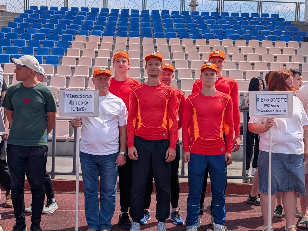 Нас не догонишь!   