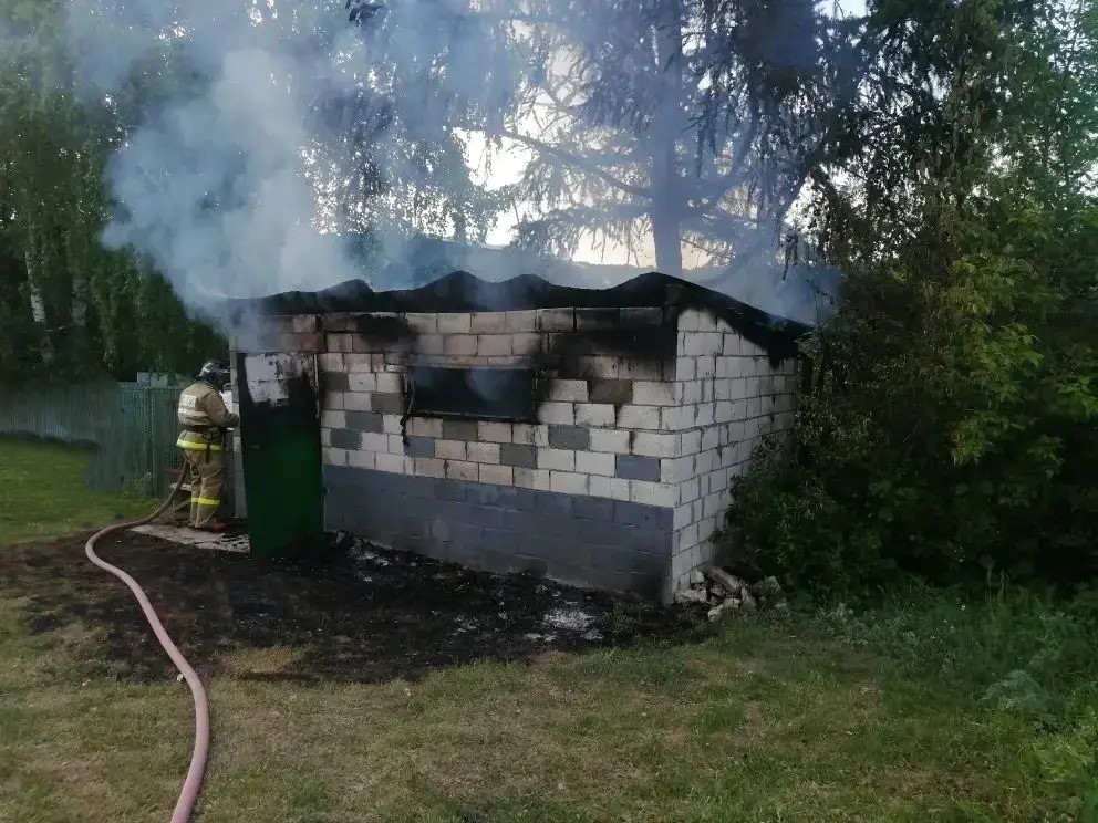 Вчера в селе Березовка Шигонского района горел торговый киоск   