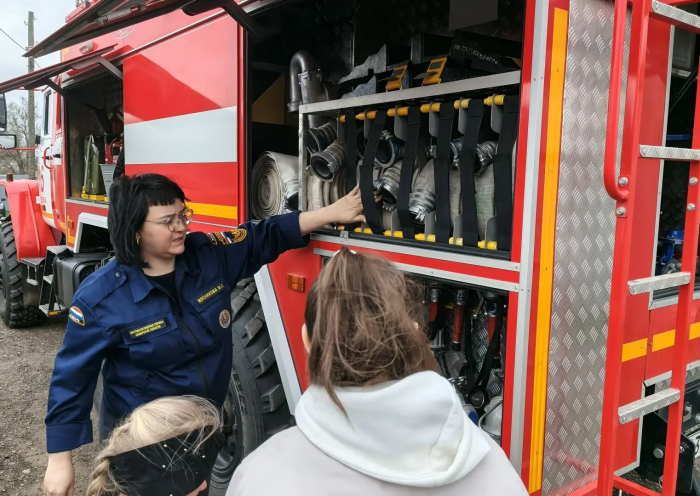 В Алексеевском районе ребята познакомились с профессией пожарного