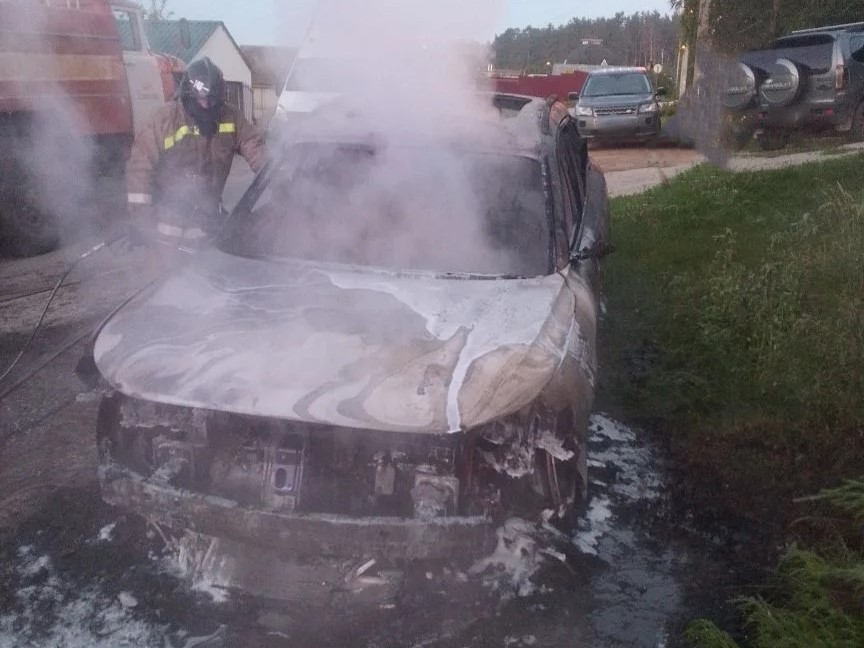 В селе Васильевка Ставропольского района ночью горел автомобиль