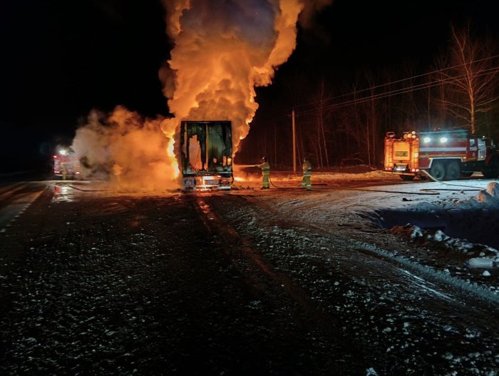 В Исаклинском районе произошло лобовое столкновение с последующим возгоранием
