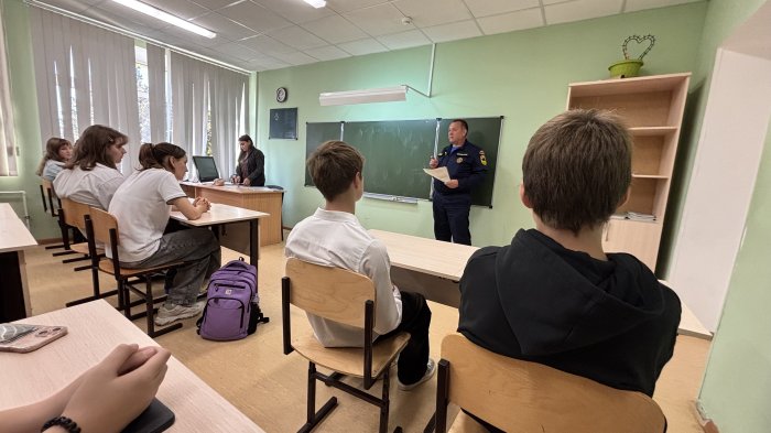 В школе села Красный Яр прошел открытый урок по «Основам безопасности и защиты Родины»