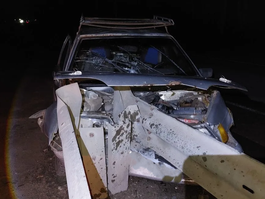 Вчера вечером в Елховском районе произошел наезд на препятствие автомобиля ВАЗ 2114