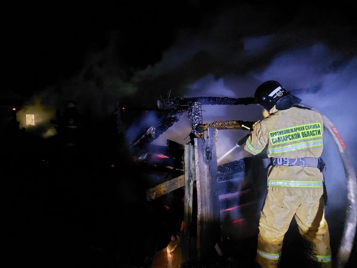 Сегодня утром елховские огнеборцы ликвидировали пожар на площади 200 квадратных метров