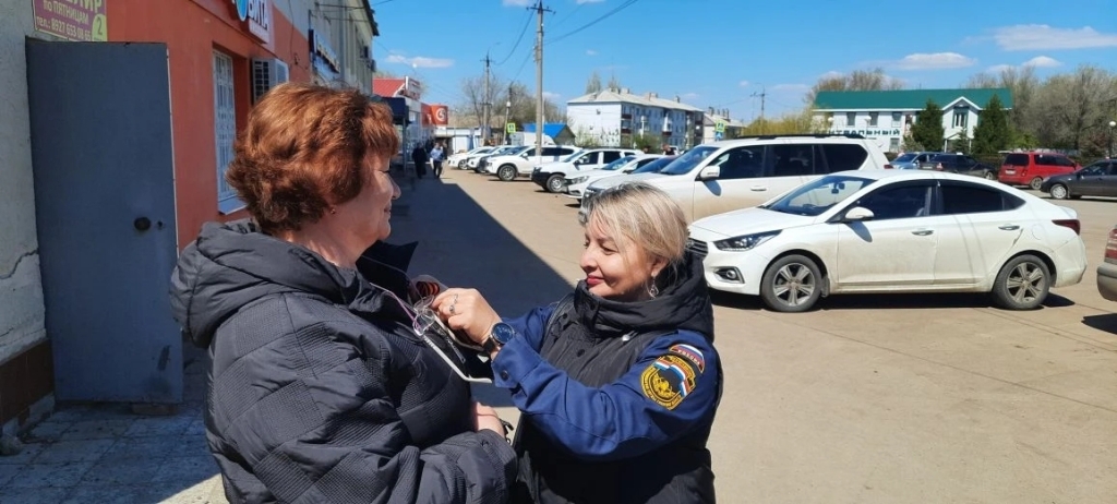 Поддерживают Всероссийскую акцию «Георгиевская ленточка» и в Исаклинском, Челно-Вершинском и Большечерниговском районах