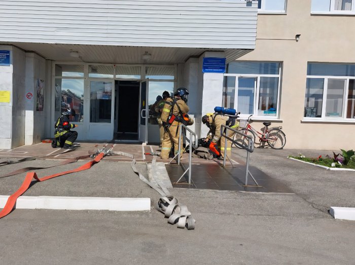 Контрольная проверка деятельности приволжского и хворостянского подразделений ГКУ Самарской области «Центр по делам ГО, ПБ и ЧС» завершилась пожарно-тактическими учениями