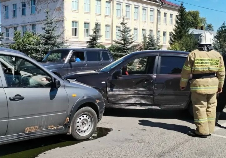 Сегодня в городе Похвистнево столкнулись два автомобиля