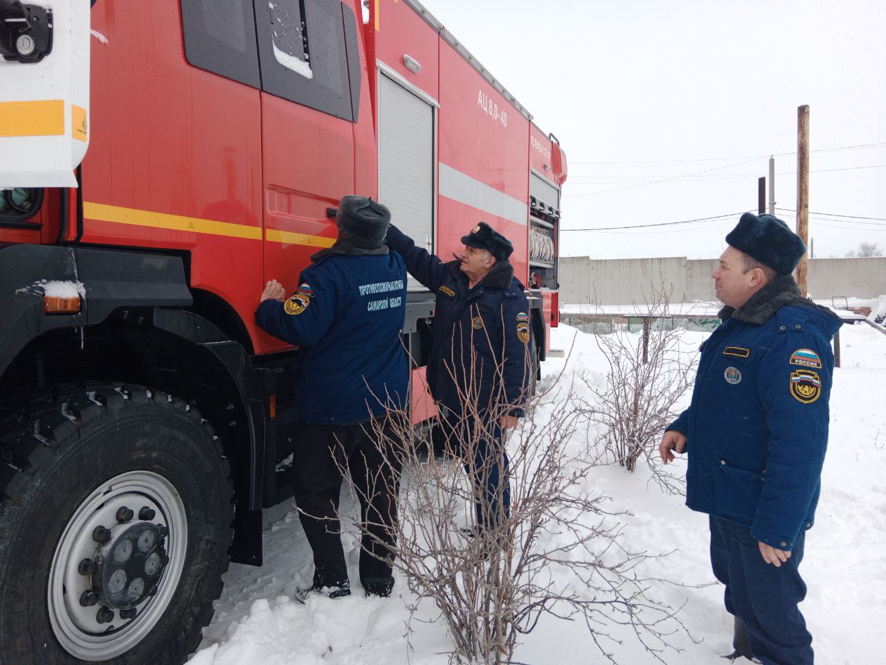 В преддверии Нового года пестравские и красноярские огнеборцы получили новую технику