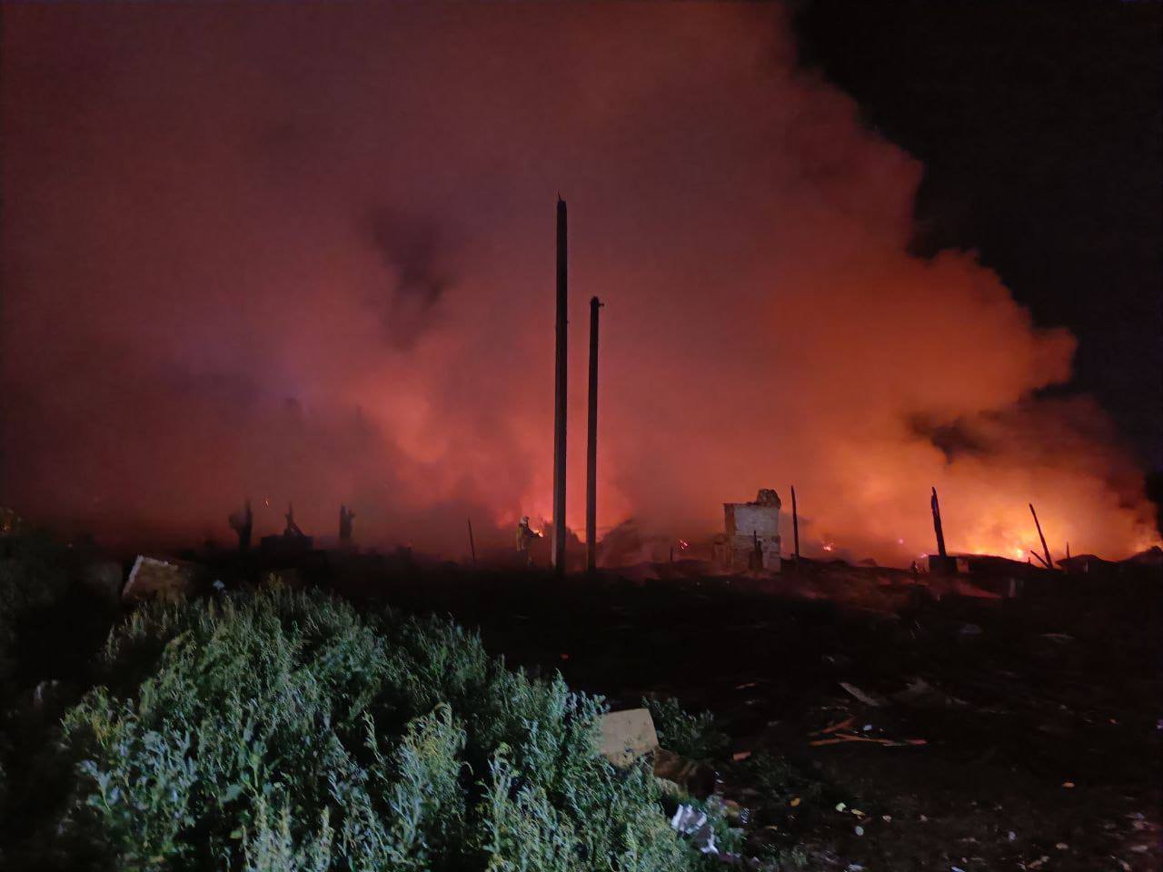 Волжские огнеборцы работали на пожаре в Южном городе -1 Волжские огнеборцы работали на пожаре в Южном городе -1