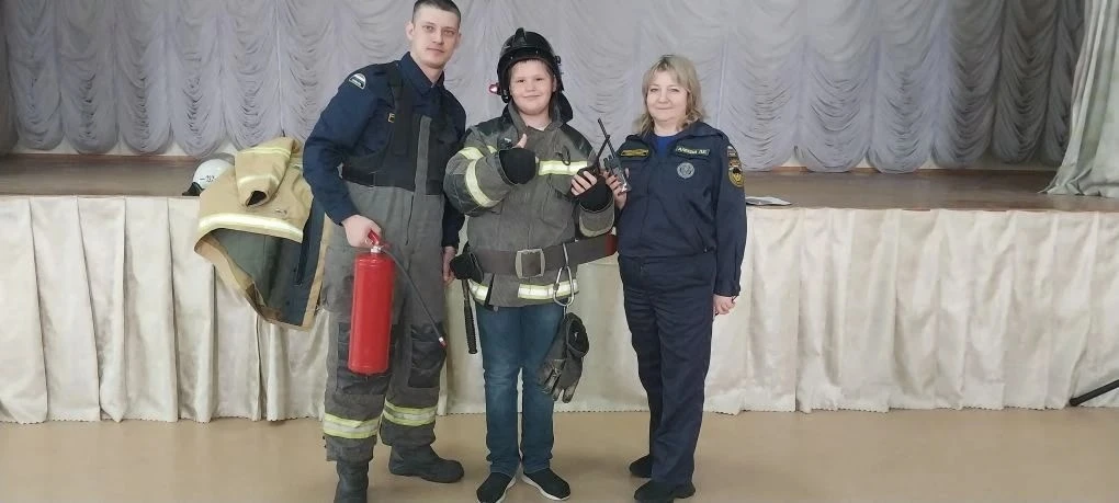 Урок пожарной безопасности прошел в одной из школ Елховского района