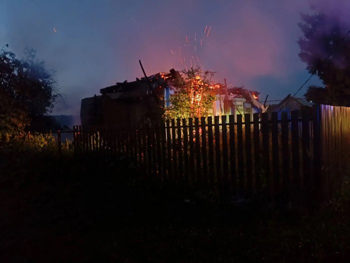 В Исаклинском районе горел дом на площади 45 квадратных метров   