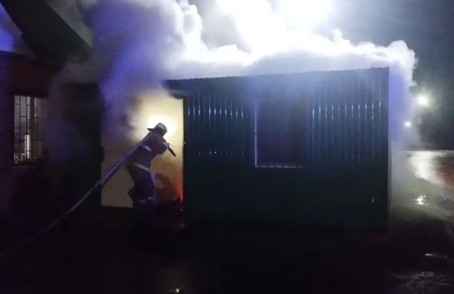 В Кинель-Черкасском районе горела хозяйственная постройка