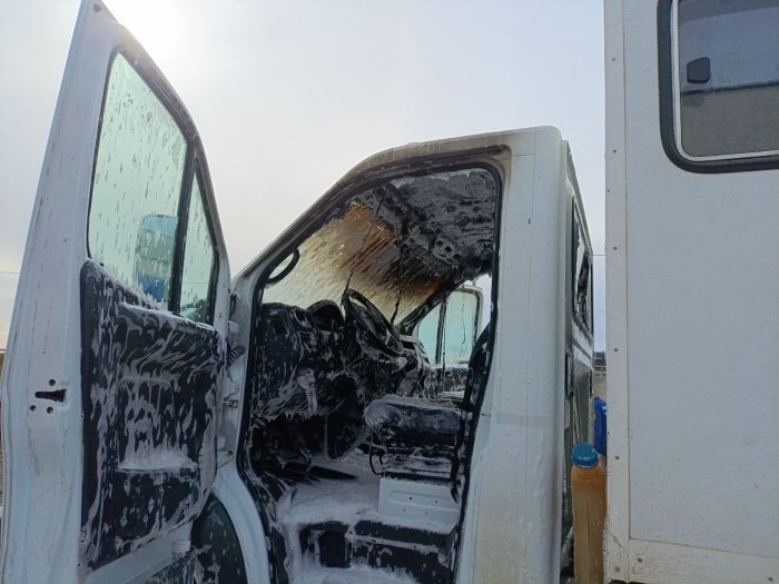 Около получаса назад в Большечерниговском районе загорелся грузовой автомобиль ГАЗ