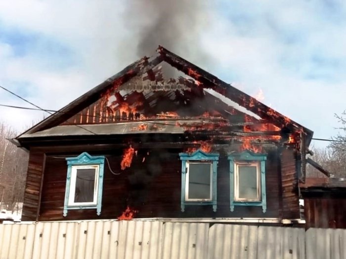 Вчера в городском округе Октябрьск огнеборцы ликвидировали возгорание частного жилого дома