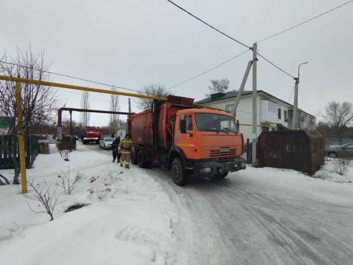 Два часа назад в Пестравском районе грузовое транспортное средство совершило наезд на препятствие – газовую трубу