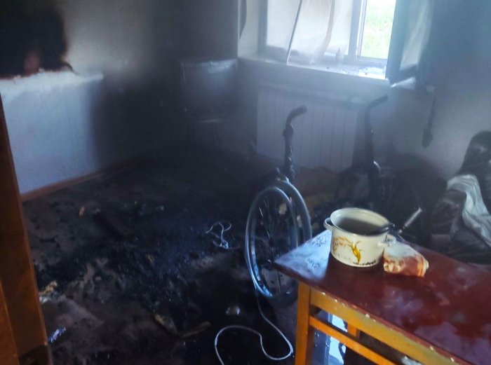 В городе Похвистнево благодаря слаженным и оперативным действиям наших пожарных предотвращено распространение огня в многоквартирном доме